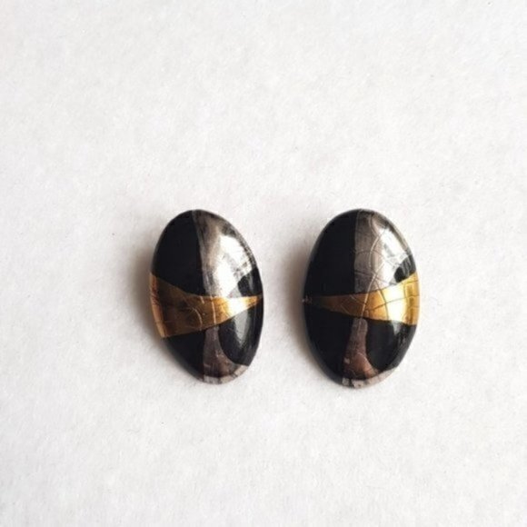 Vintage oval shaped black, gold, and silver clip on earrings retro - Picture 2 of 6